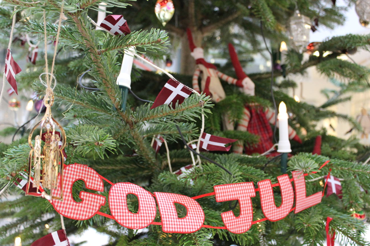Juletræ med pynt