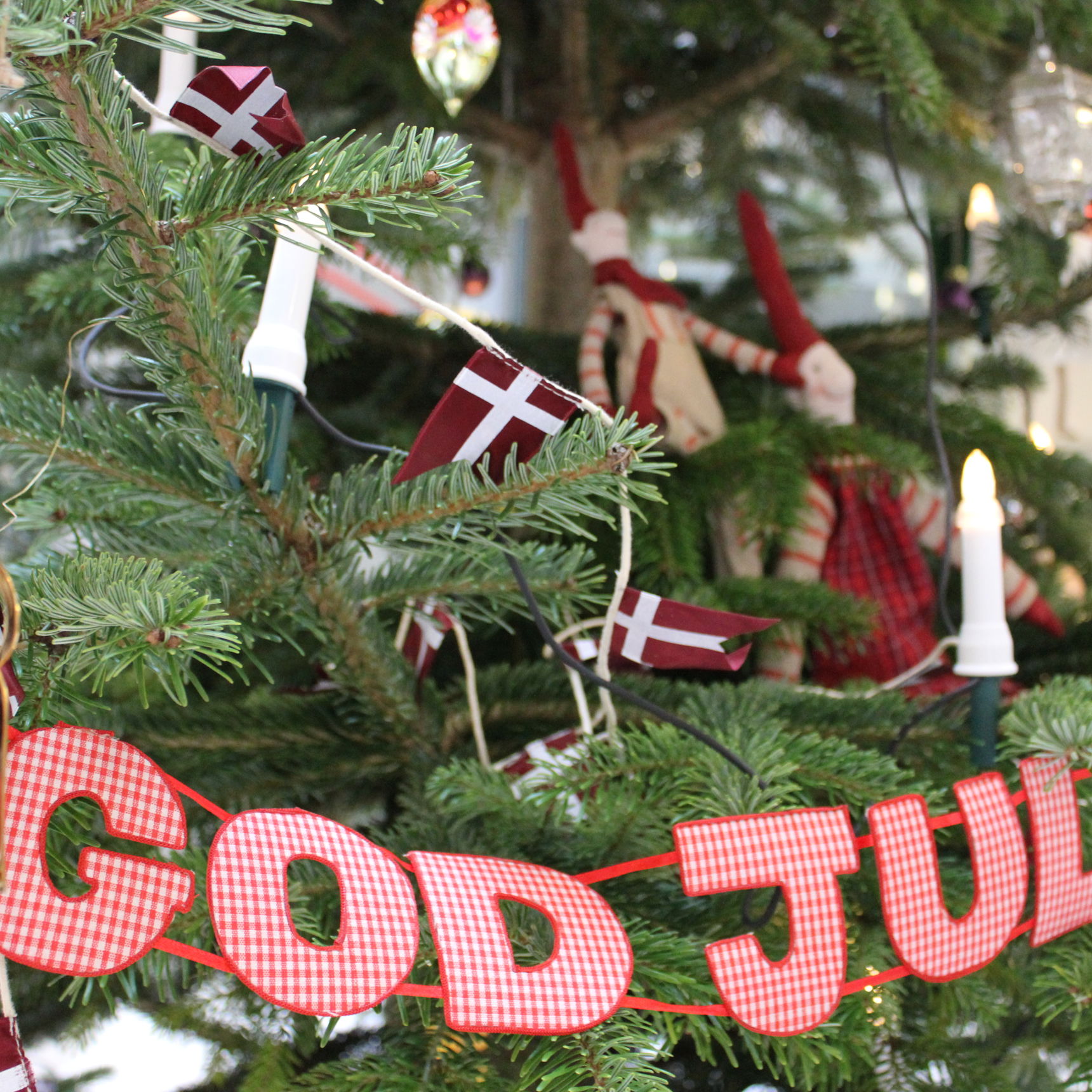 Juletræ med pynt