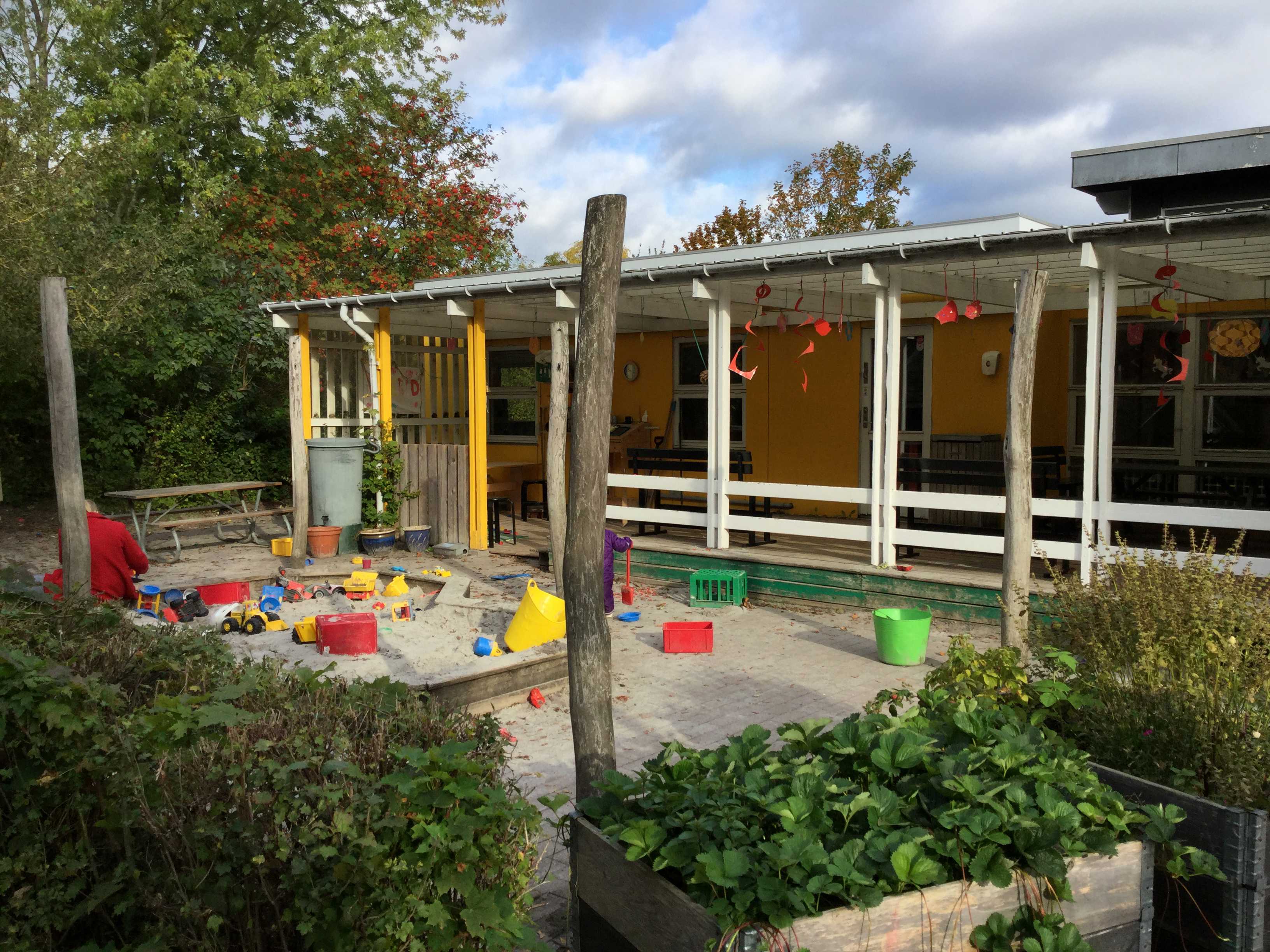 Sandkasse i Børnehuset Kongehøjen