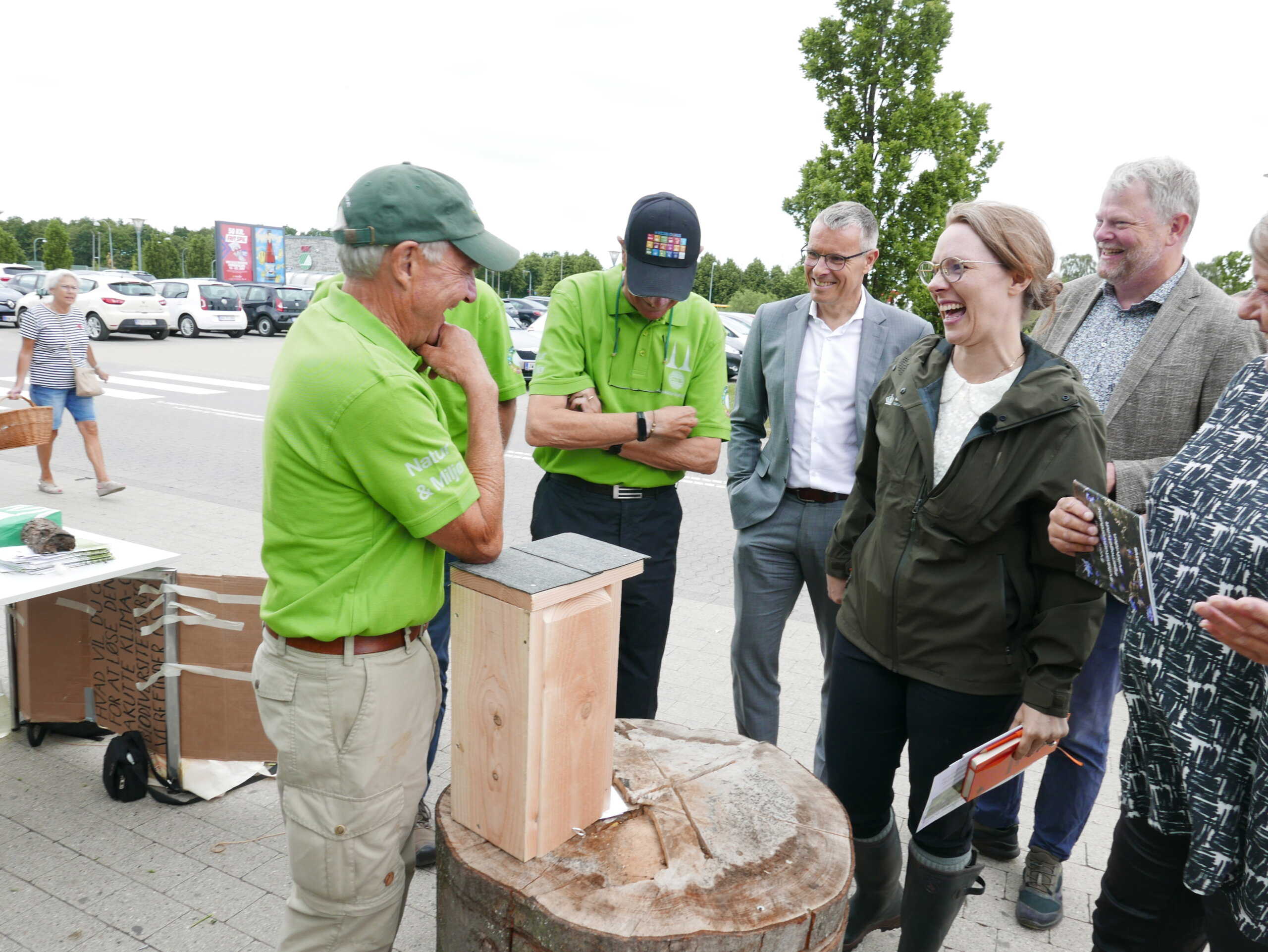 Roskilde Golfklubs Natur og Miljøudvalg snakker med miljøminister Lea Wermelin